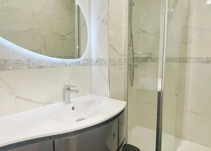 Lux Le Marais 파리